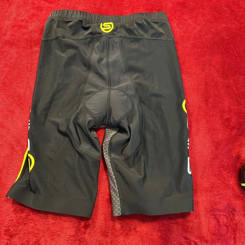 Skins TRI400 Compression Triathlon Shorts Mens Black Yellow Cycling T60062001 - Picture 6 of 10
